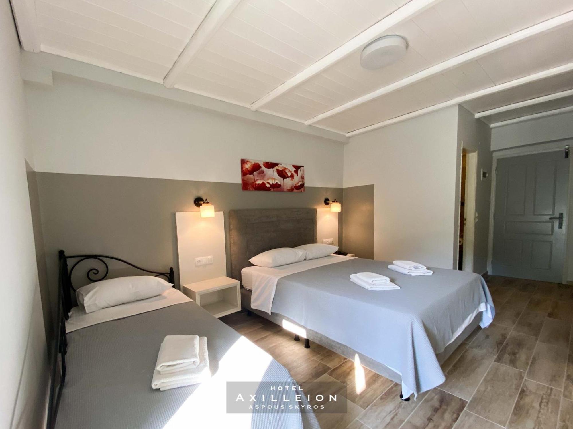 Achilleion Hotel Skyros Esterno foto